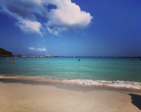 パタヤ・ラン島のター・ウェンビーチでリゾート満喫ツアー